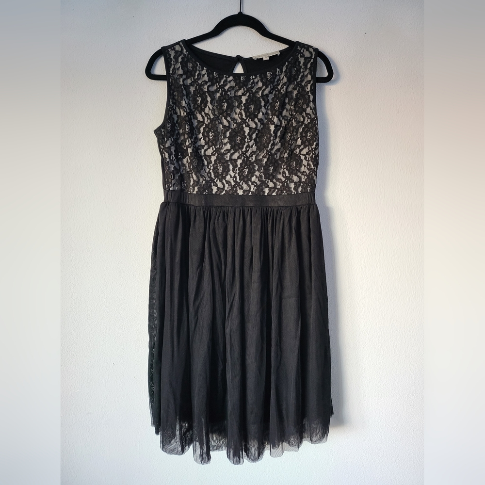 Lace and tulle maternity dress